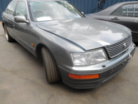 1995 Lexus LS400 — UCF20