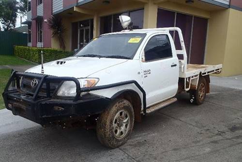 2005 Toyota Hilux Sr — KUN26R Manual