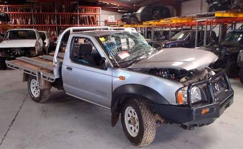 2004 Nissan Navara — Manual