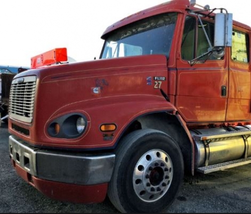 1996 Freightliner FL112 — Freightliner FL112 1996