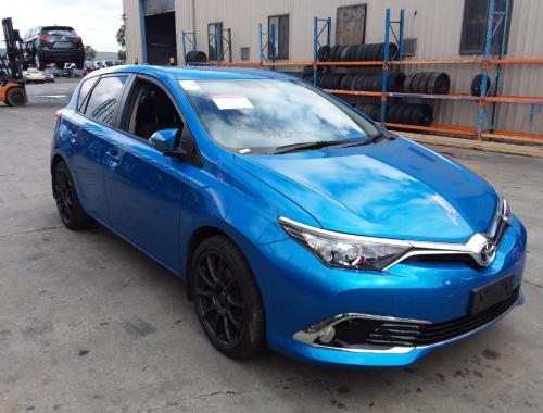 2015 Toyota — COROLLA 182