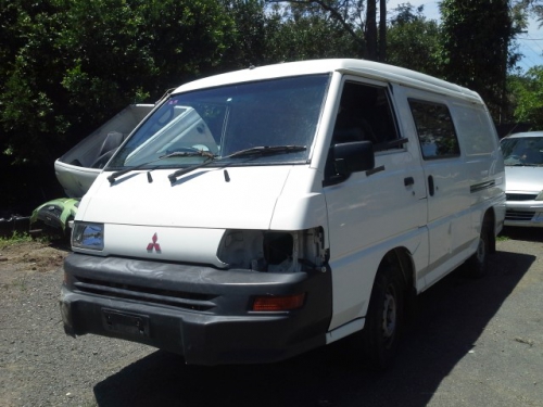 2007 Mitsubishi L300 — Manual