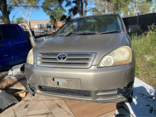 2002 Toyota Avensis — Auto Petrol