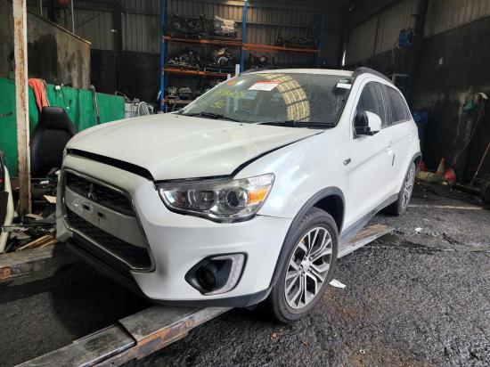 2016 Mitsubishi — Petrol