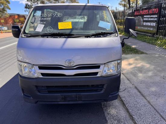 2011 Toyota Hiace — Auto Diesel