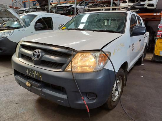 2005 Toyota Hilux — Manual Petrol