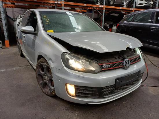 2010 Volkswagen — Auto Petrol