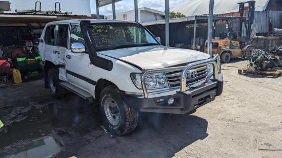 2005 Toyota Landcruiser — 100 SERIES GXL Manual Diesel