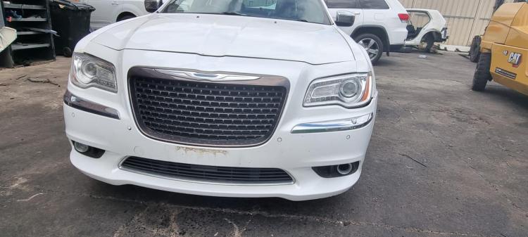 2012 Chrysler 300C — Auto Petrol