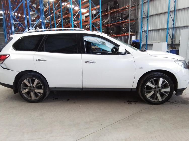 2015 Nissan Pathfinder — R52 Auto Petrol