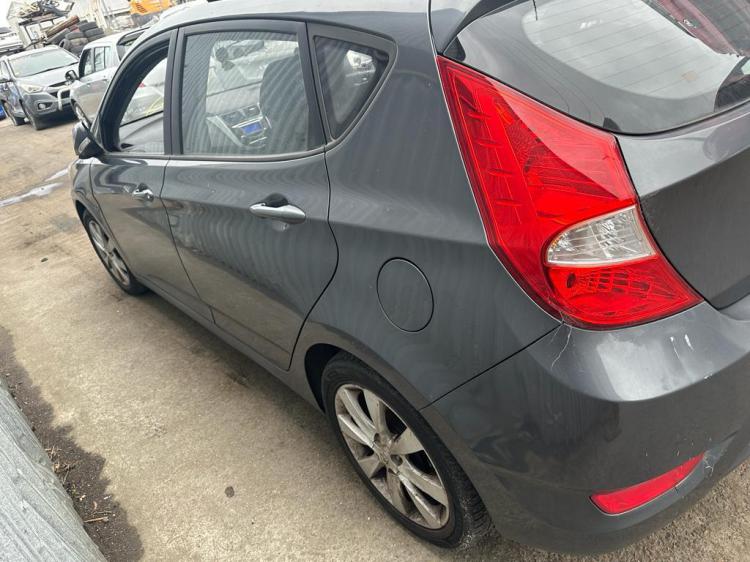 2011 Hyundai — Manual Petrol