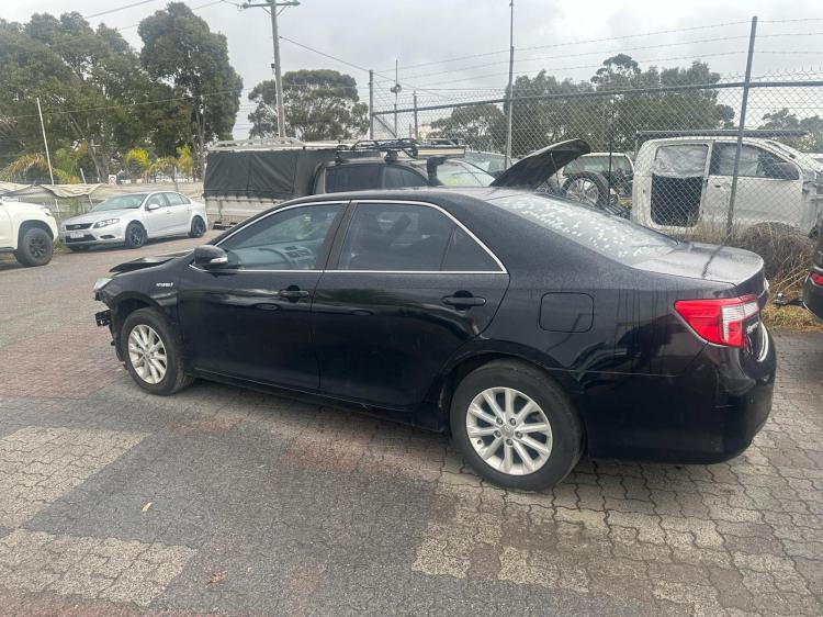 2013 Toyota Camry — Hybrid