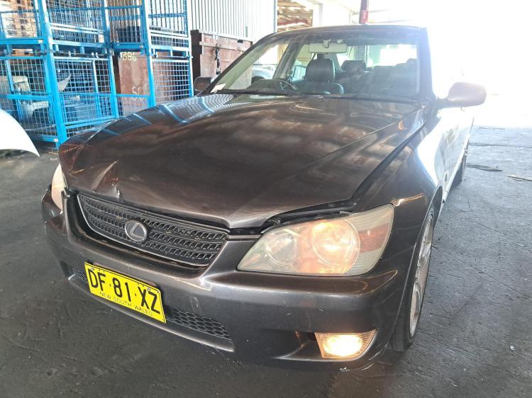 2002 Lexus IS200/IS300 — Auto Petrol