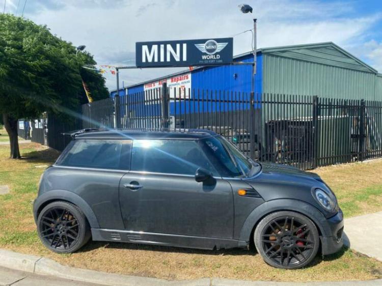 2010 Mini Cooper — JCW