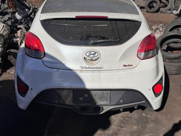2013 Hyundai Veloster — Auto