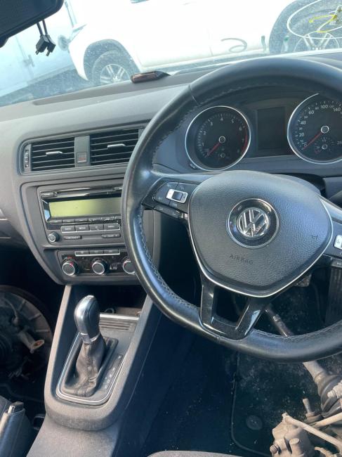 2015 Volkswagen Jetta Tsi — TSI TREDLINE Auto Petrol