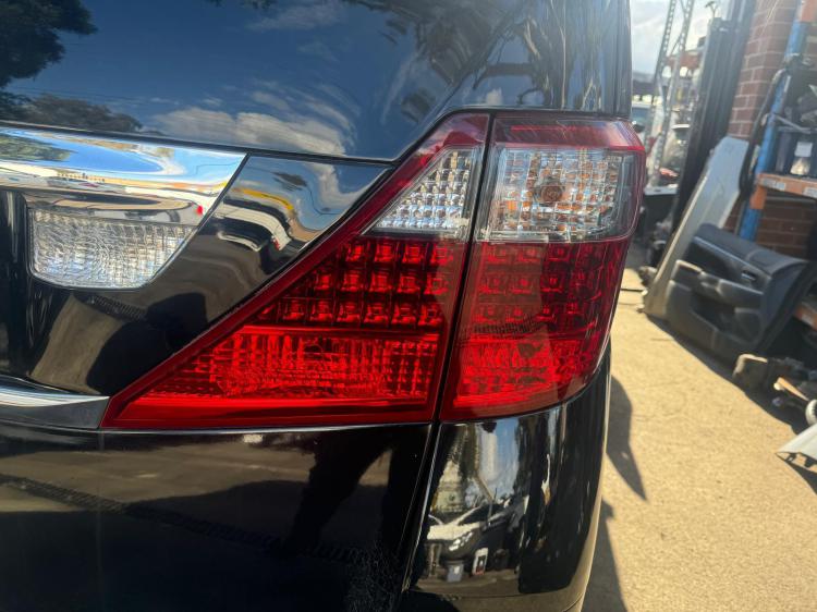 2010 Toyota Alphard — Auto Petrol