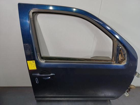 Pathfinder Nissan Pathfinder — Right Front Door