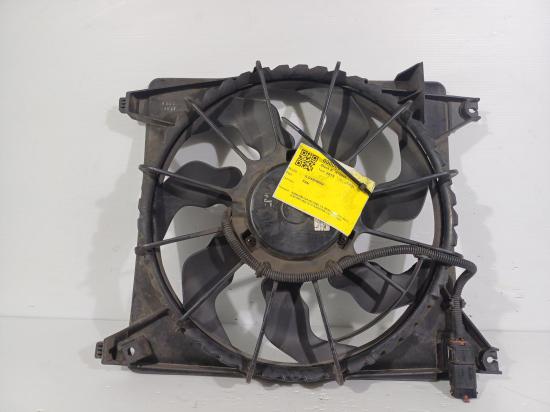 2013 Hyundai Iload/imax — Fan
