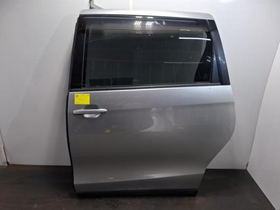 2017 Toyota Estima — Left Rear Door