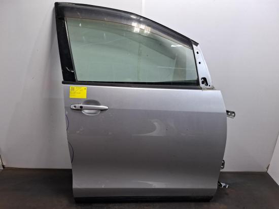 2017 Toyota Estima — Right Front Door
