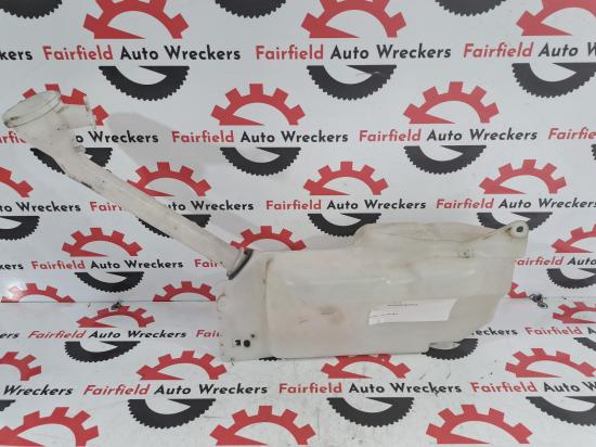 Dualis Nissan Dualis — Washer Bottle