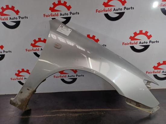2005 Toyota Camry — Right Guard