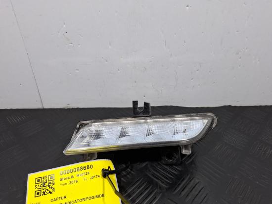 2016 Renault Captur — Right INDICATOR/FOG/SIDE