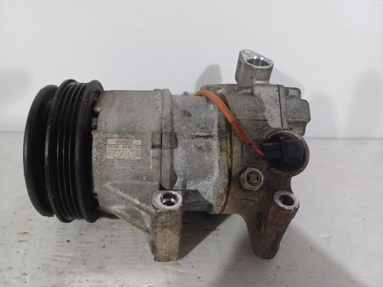 Yaris Toyota Yaris — A/C Compressor