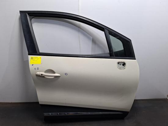 2015 Renault Captur — Right Front Door
