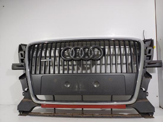 2011 Audi Q5 — Grille