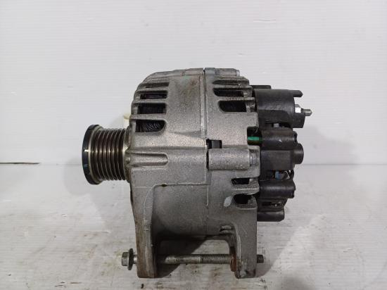 2015 Renault Captur — Alternator