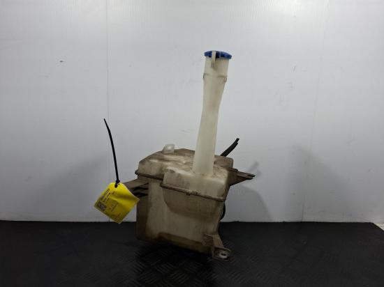 2009 Hyundai I30 — Washer Bottle