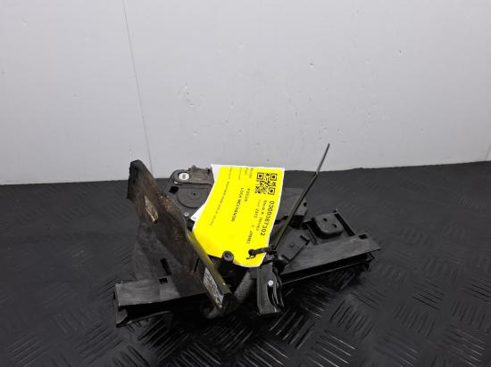 2012 Ford Focus — Lock Mechanism