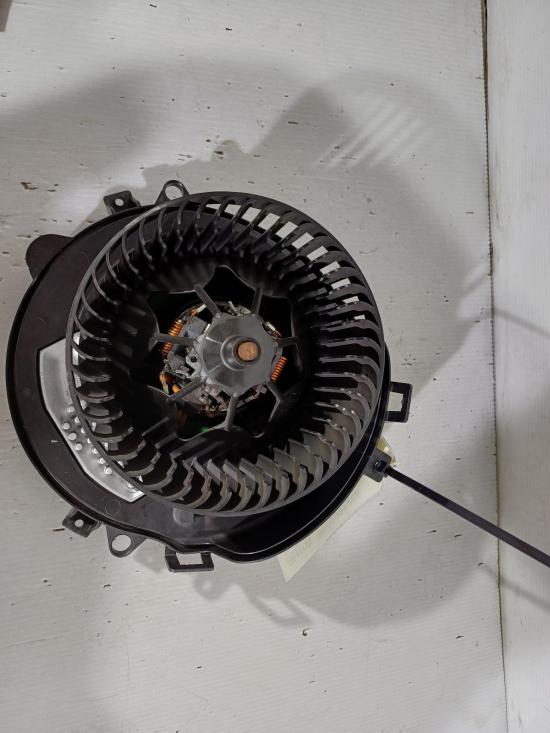 Golf Volkswagen Golf — Heater Fan Motor