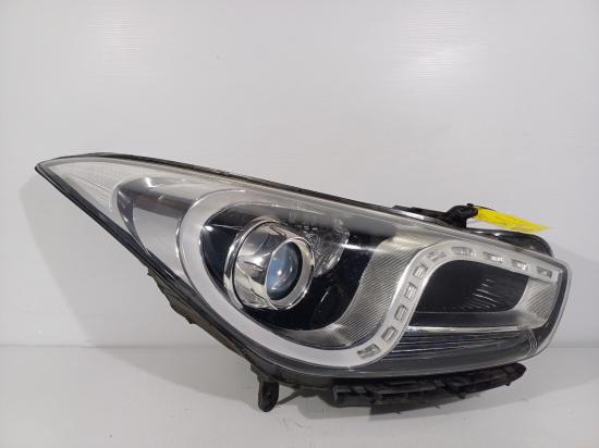 2015 Hyundai I40 — Right Headlamp