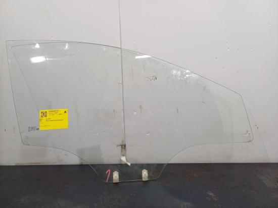 2016 Hyundai Accent — Right Front Door Window