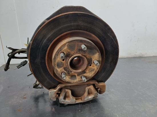 2007 Toyota Aurion — Left Front Hub Assembly