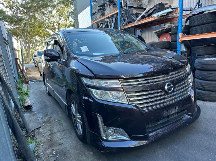 2010 Nissan Elgrand — E52 Auto
