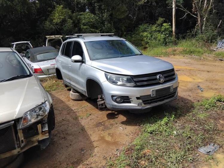 2011 Volkswagen Tiguan — Manual