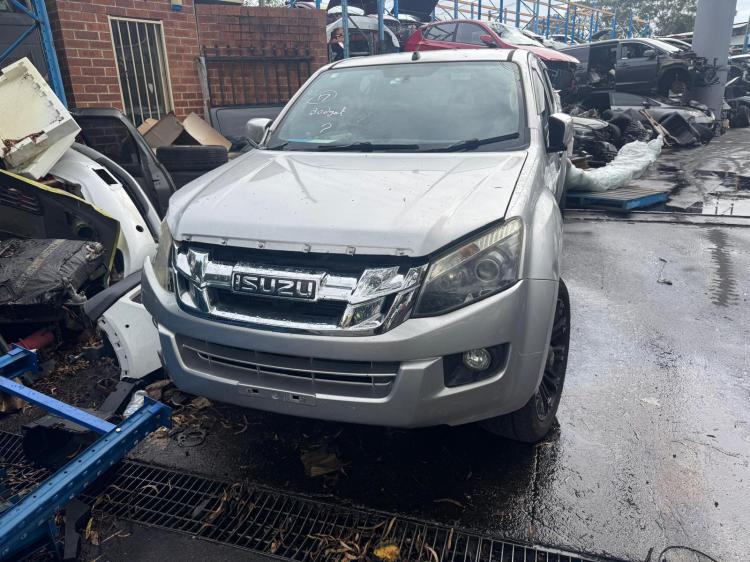 2015 Isuzu D Max — Manual Diesel