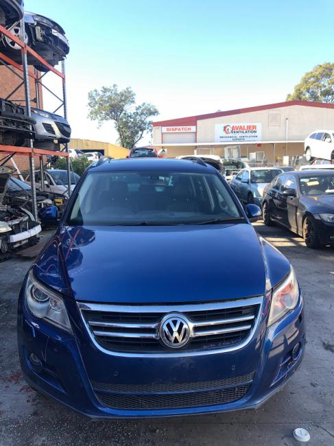 2010 Volkswagen Tiguan — Auto