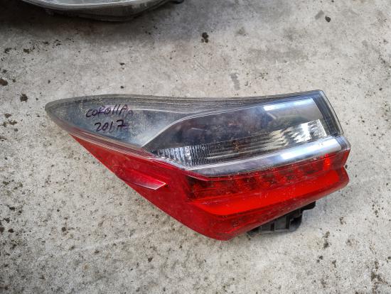 Corolla Toyota Corolla — Passenger side tail light