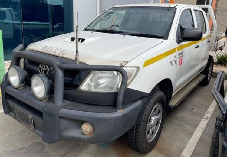 2011 Toyota Hilux — KUN26