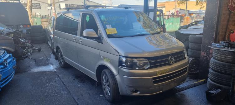 2010 Volkswagen Transporter — T5