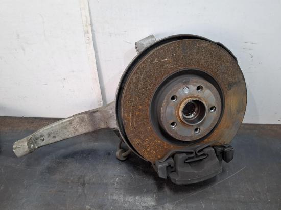 2018 Volvo Xc60 — Left Front Hub Assembly