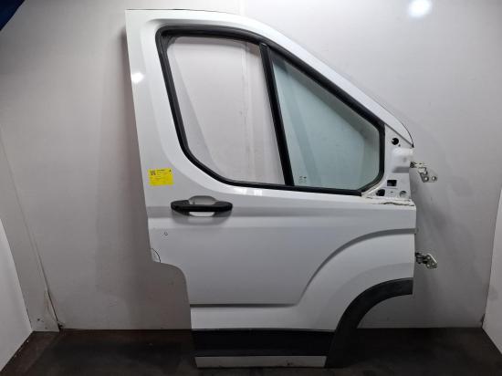 2021 LDV Deliver 9 — Right Front Door
