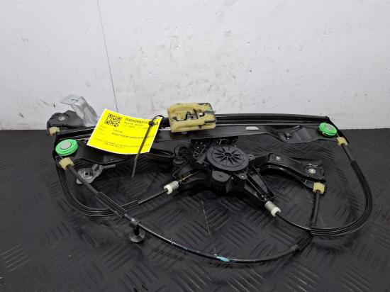 2015 Ford Focus — Right Front Window REG/MOTOR