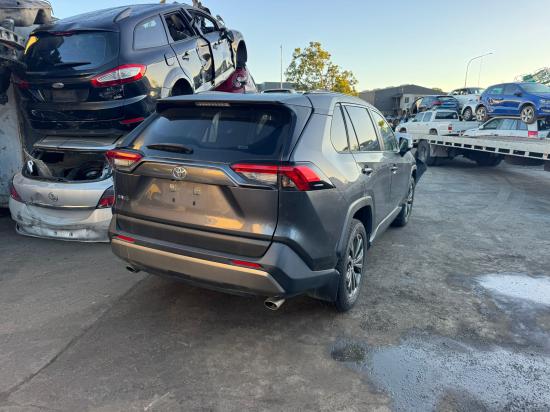 2022 Toyota Rav4 — Toyota RAV4 2022 Base Model