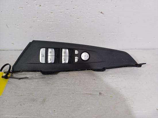 2022 BMW 420i — Power Window Switch